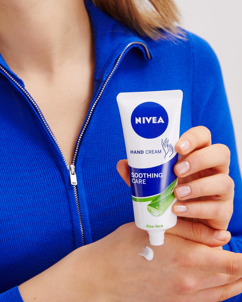 NIVEA Soothing Care Aloe Vera Hand Cream (75ml), 24H Moisturising Hand Cream for Dry Cracked Hands, Non-Greasy, Fast-Absorbing Formula Soothes Skin